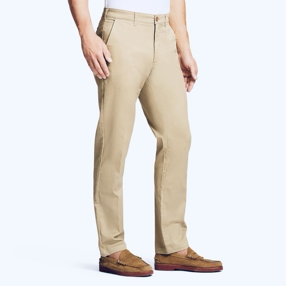 Izod Men's Flat Front Pants 34 x 30 Straight Fit Cedarwood Khaki NWT - Picture 2 of 12